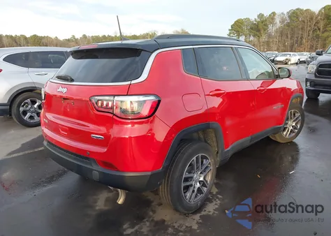 2018 Jeep Compass Latitude 4X4 z USA, uszkodzony, nr VIN 3C4NJDBBXJT115072